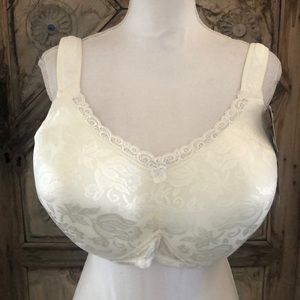 Q-T INTIMATES MOLDED CUP WHITE BRA 42 D